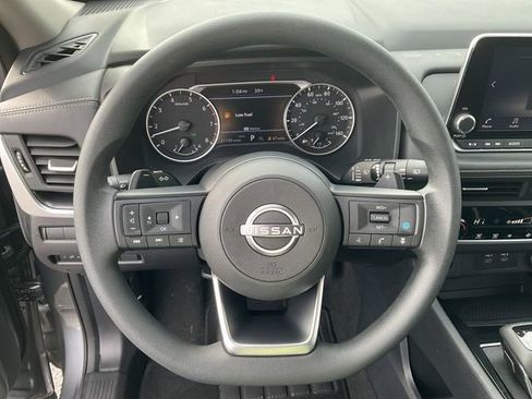 Used 2024 Nissan Rogue SV image 18