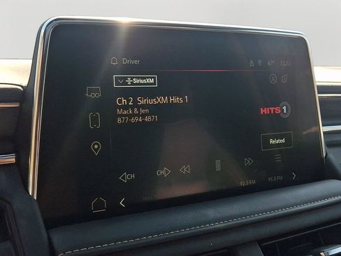 Used 2024 GMC Yukon SLT w/ SLT Premium Package image 19