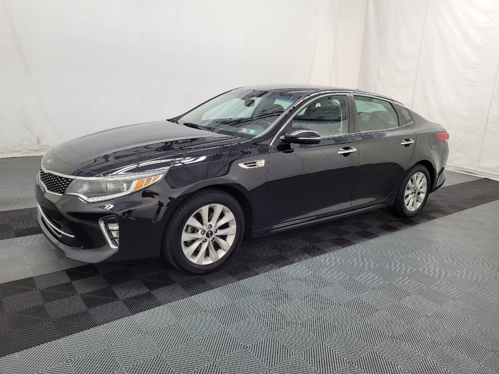 Used 2018 Kia Optima S FWD image 2