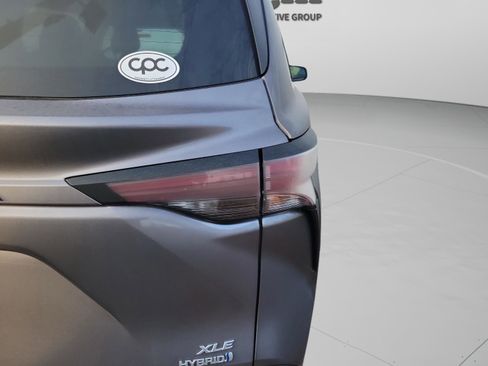 Used 2024 Toyota Sienna XLE image 18