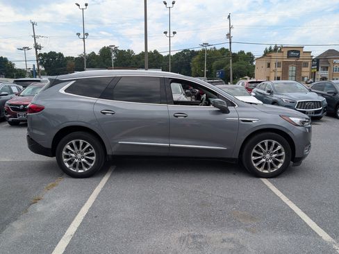 Used 2019 Buick Enclave Essence AWD/4WD image 6