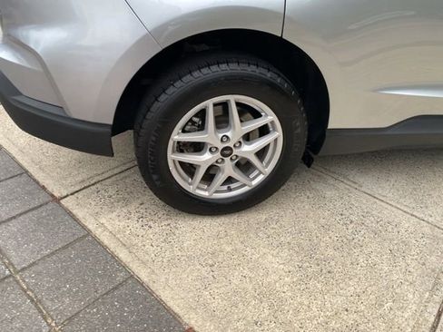 Used 2024 Ford Edge SEL image 13