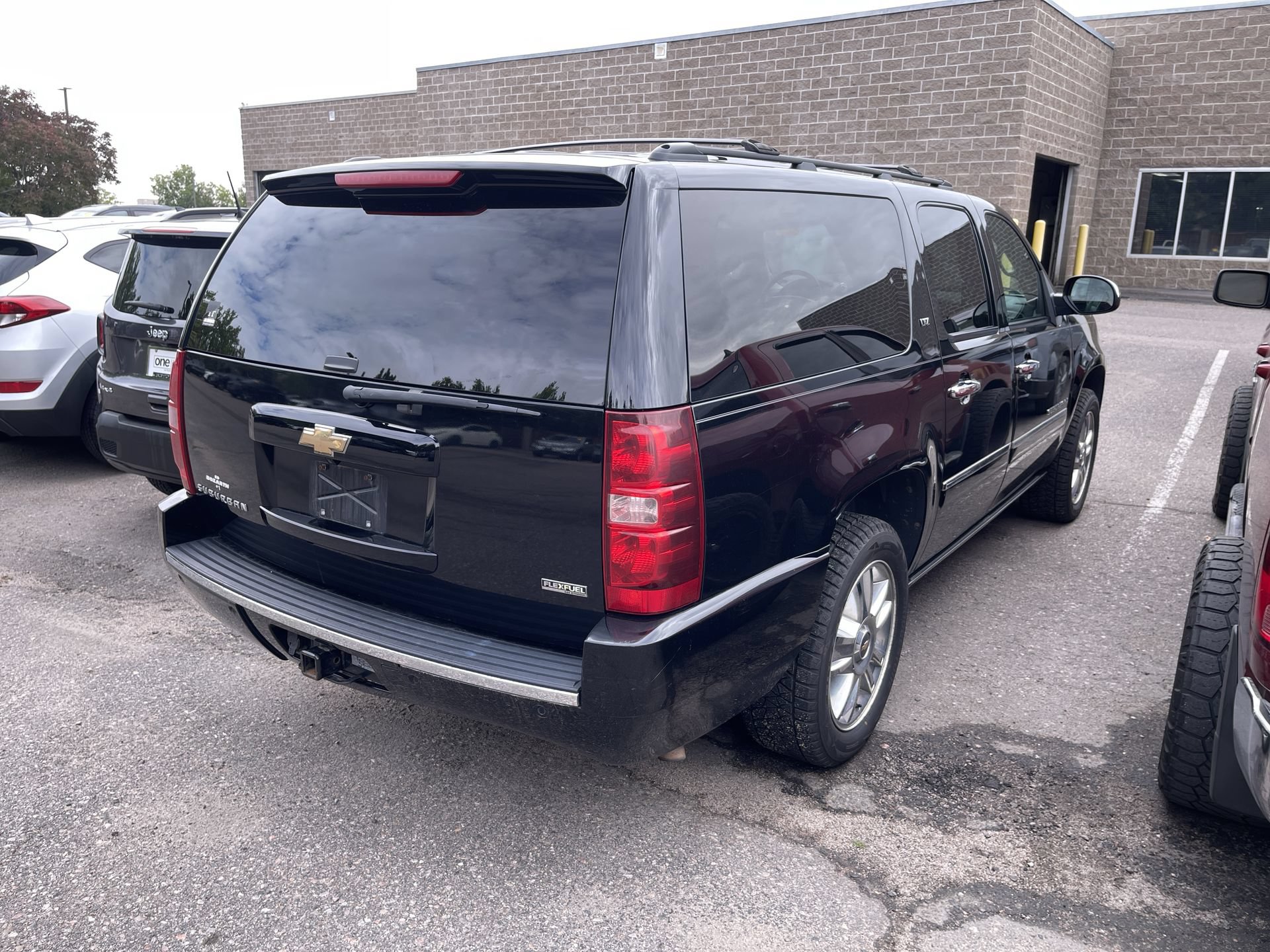 Used 2009 Chevrolet Suburban LTZ AWD/4WD image 3
