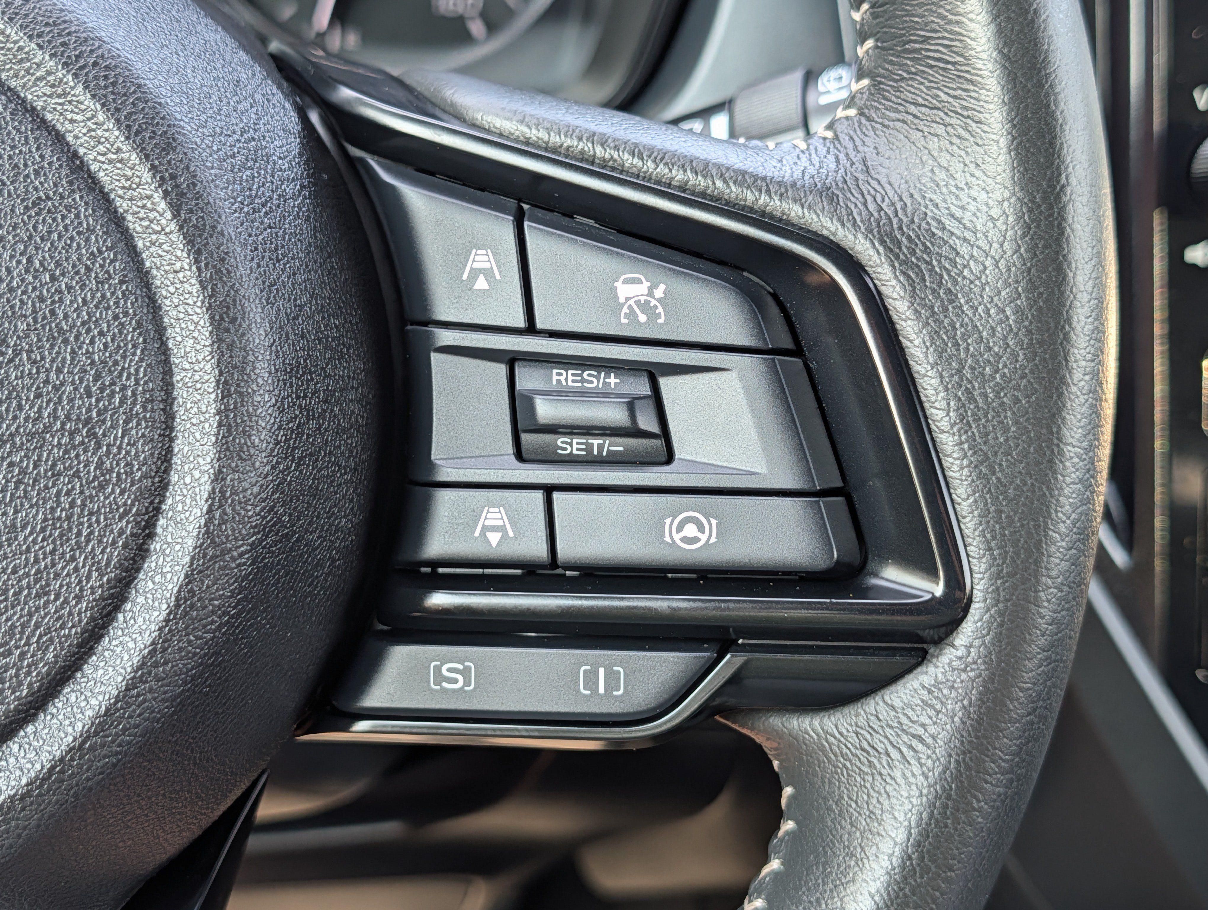 Certified 2025 Subaru Forester Premium AWD/4WD image 30