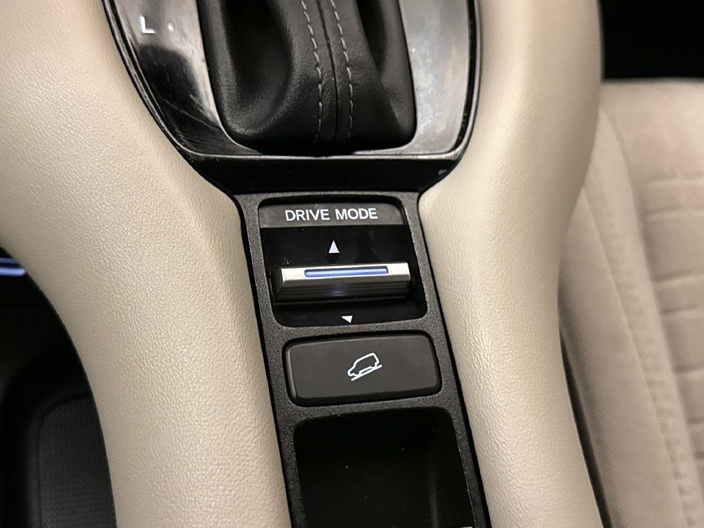 Certified 2025 Honda HR-V LX image 26
