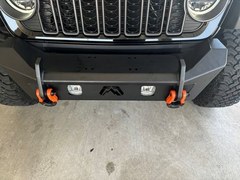 Used 2024 Jeep Gladiator Mojave w/ Technology Group AWD/4WD image 27
