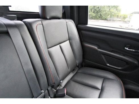 Used 2020 Nissan Titan PRO-4X w/ Pro-4x Convenience Package AWD/4WD image 12