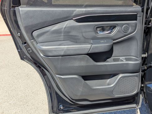 Used 2025 Honda Pilot EX-L image 15