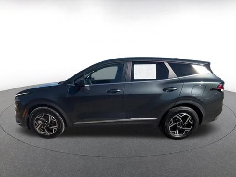 Used 2025 Kia Sportage LX image 9