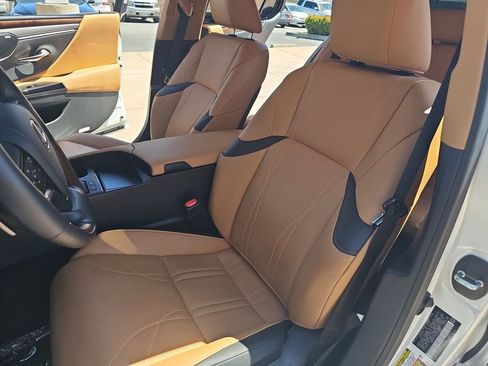 Used 2025 Lexus ES 300h w/ Accessory Package (Z1) FWD image 15
