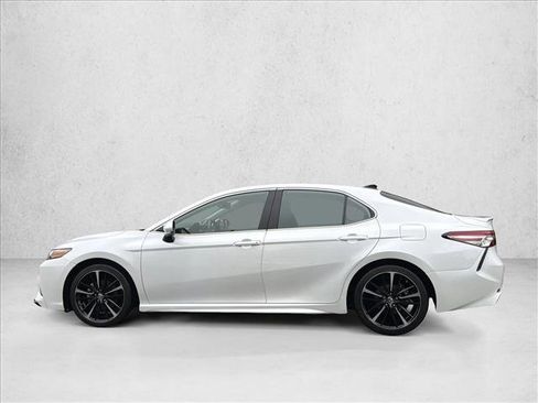 Used 2019 Toyota Camry XSE image 8