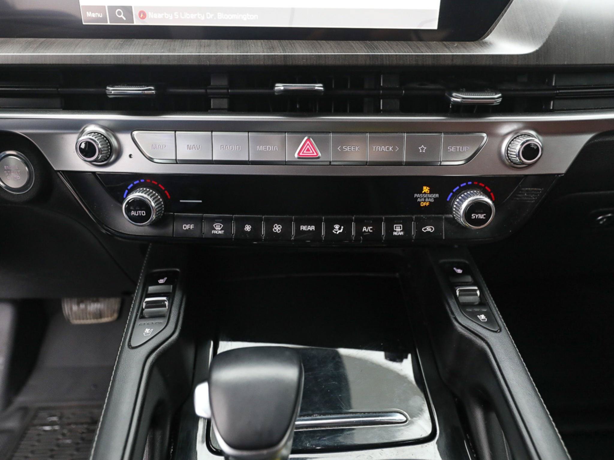 Used 2024 Kia Telluride EX w/ EX Captain's Chair Package FWD image 19