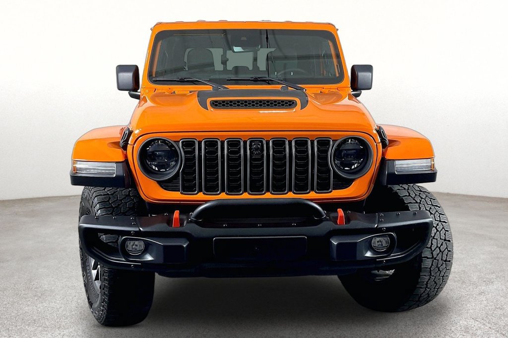 Used 2025 Jeep Gladiator Mojave AWD/4WD image 4