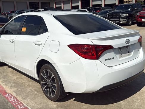Used 2017 Toyota Corolla SE FWD image 4