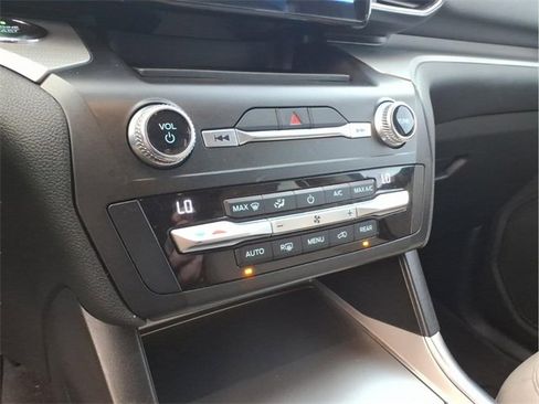 Used 2020 Ford Explorer XLT w/ Equipment Group 202A image 22