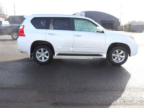 Used 2013 Lexus GX 460 image 4