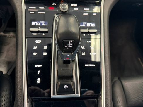 Used 2019 Porsche Panamera 4 image 66