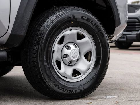 Used 2019 Toyota Tacoma TRD Off-Road image 54