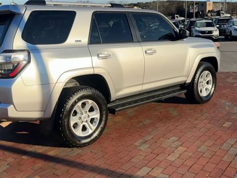 Used 2022 Toyota 4Runner SR5 Premium image 3