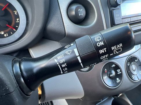 Used 2012 Toyota RAV4 Limited image 21