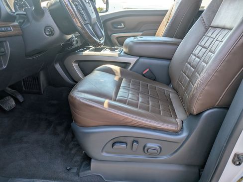 Used 2021 Nissan Titan Platinum Reserve w/ Moonroof Package image 24