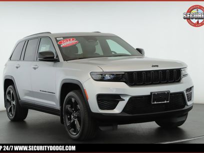 Used 2024 Jeep Grand Cherokee Altitude