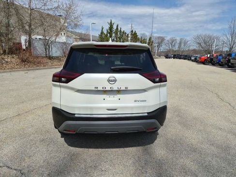 Used 2023 Nissan Rogue SV w/ SV Premium B Package image 6