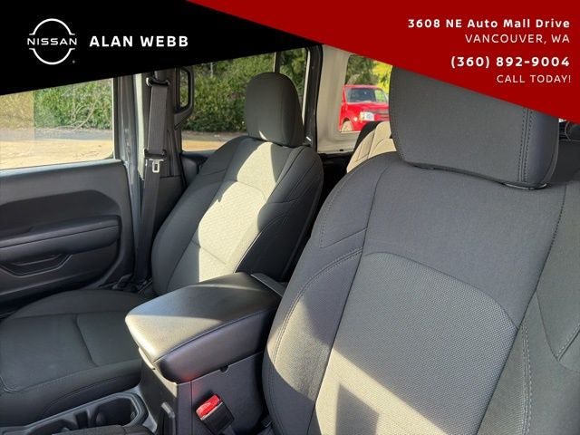 Used 2023 Jeep Wrangler Unlimited w/ Cold Weather Group AWD/4WD image 17