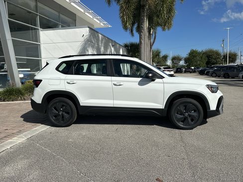 New 2026 Volkswagen Taos S image 5