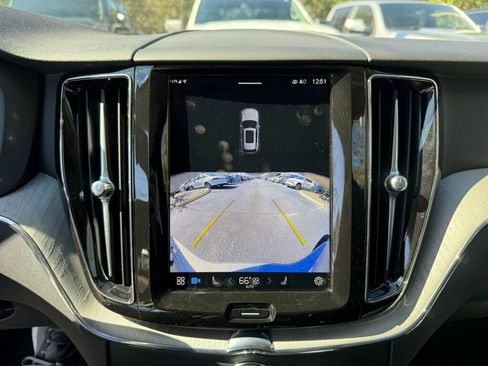 Used 2025 Volvo XC60 B5 Plus image 7