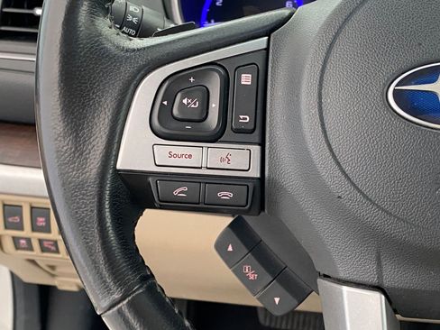 Used 2017 Subaru Outback 3.6R Limited image 17