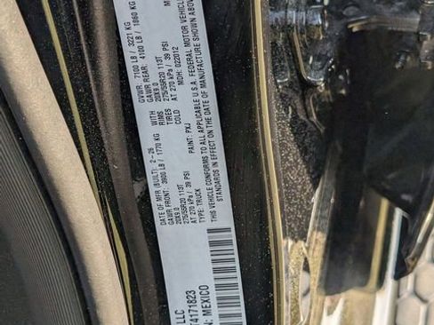 New 2026 RAM 1500 4x4 Crew Cab image 33