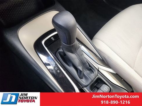Used 2021 Toyota Corolla LE image 22