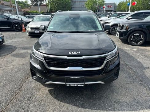Used 2023 Kia Seltos S AWD/4WD image 2