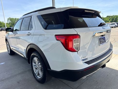 Certified 2020 Ford Explorer XLT w/ Equipment Group 202A AWD/4WD image 5
