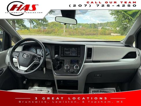 Used 2018 Toyota Sienna L FWD image 16