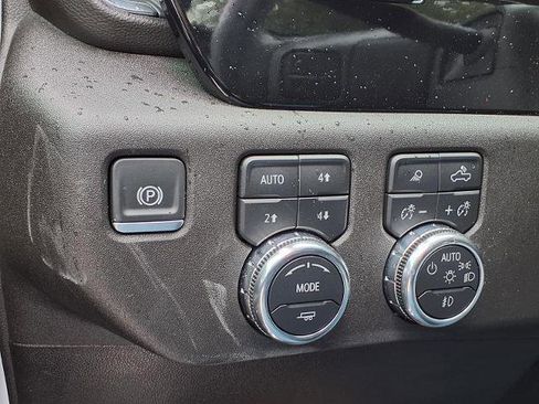 Used 2024 GMC Sierra 3500 SLT w/ SLT Premium Package AWD/4WD image 15
