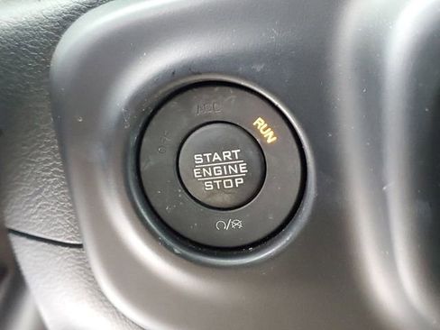 Used 2023 Jeep Wrangler Unlimited Sahara w/ Cold Weather Group image 12