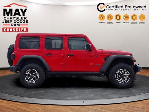 Used 2025 Jeep Wrangler Unlimited Rubicon image 2