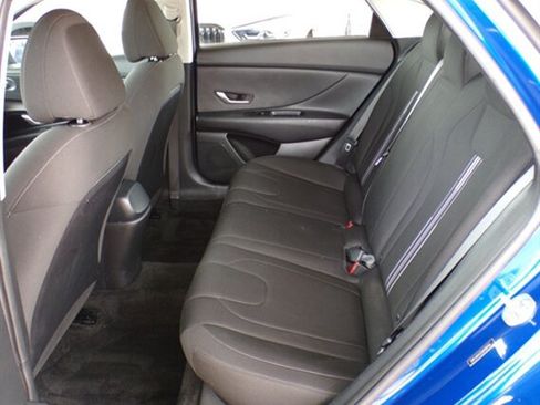 Used 2021 Hyundai Elantra SEL FWD image 15