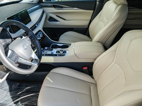 Certified 2025 INFINITI QX60 Luxe w/ Vision Package image 17