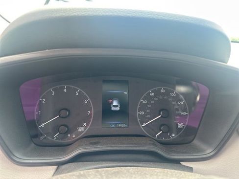 Used 2025 Toyota Corolla Cross L FWD image 6