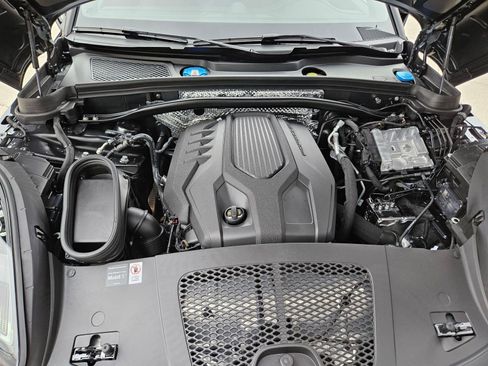 New 2026 Porsche Macan image 28