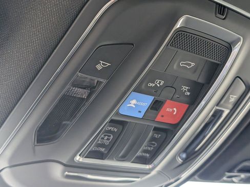 New 2025 Jeep Grand Cherokee Altitude RWD image 24