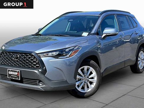 Certified 2023 Toyota Corolla Cross LE w/ Moonroof Package AWD/4WD image 1