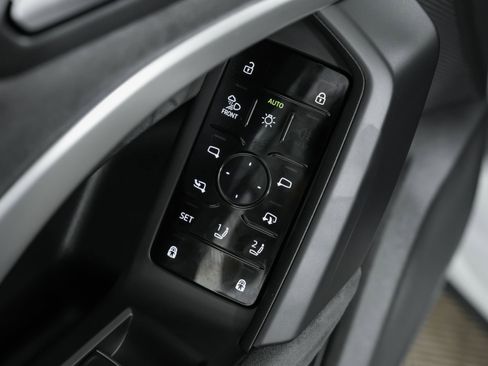 Used 2025 Audi SQ5 Premium Plus image 40