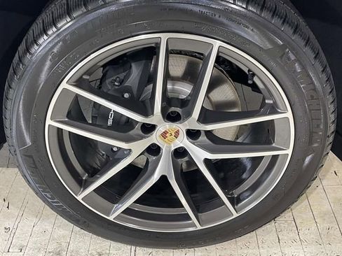 New 2026 Porsche Macan image 14