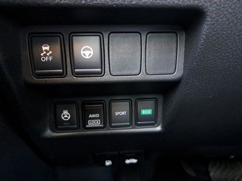 Used 2022 Nissan Rogue Sport SL image 25