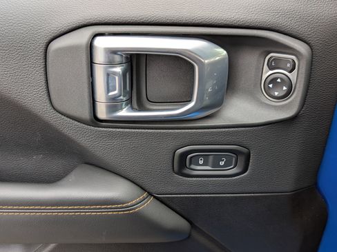 Used 2024 Jeep Wrangler Sahara w/ Safety Group image 14