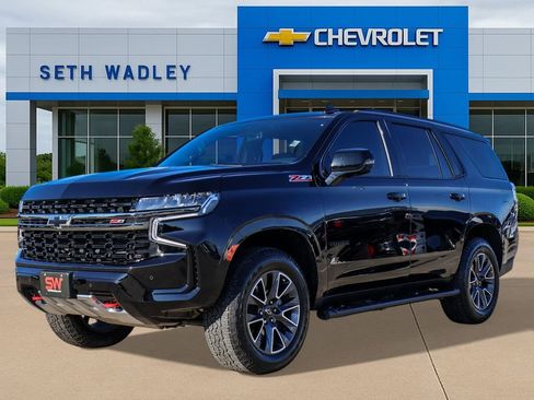 Used 2022 Chevrolet Tahoe Z71 w/ Luxury Package image 3